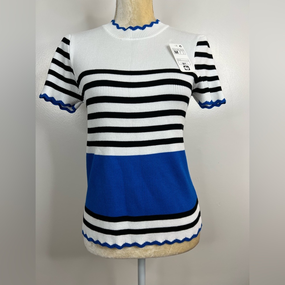 Blue & white tee, size M